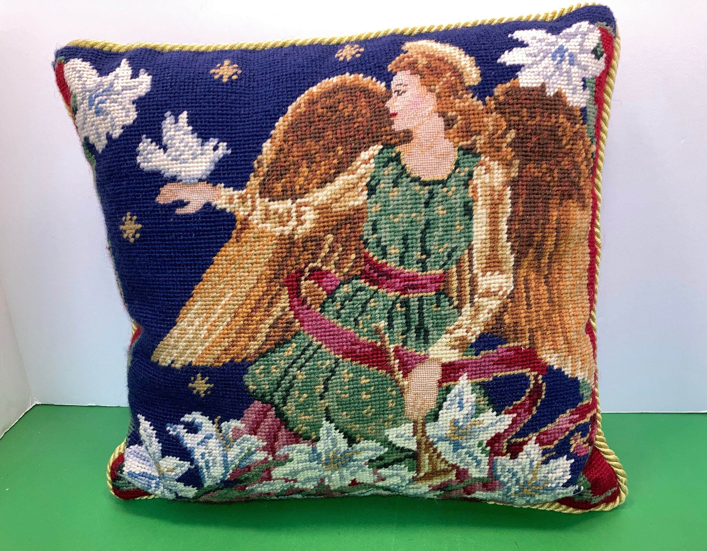 Needlepoint christmas pillows hotsell