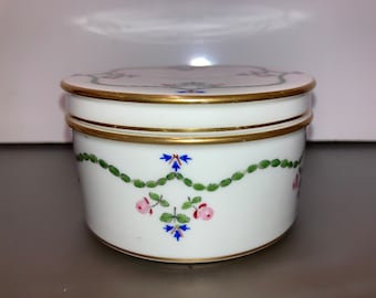 Vintage Minton Trinket Box, English Bone China Lidded Box, Minton Vines and Roses Lidded Box, Minton Floral 3 1/2" Box, Minton Vines, Mint