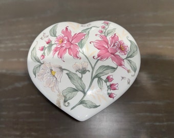 Caja de corazón vintage Prima Otagiri, caja de corazón floral pintada a mano de Otagiri Japón, caja de corazón floral rosa pintada a mano, caja de baratijas de corazón floral rosa
