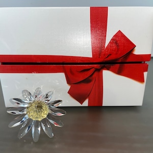 Swarovski Collectors Society 1999 Member Gift, Swarovski Flower, Swarovski SCS Renewal, Swarovski Gold Flower, in Box