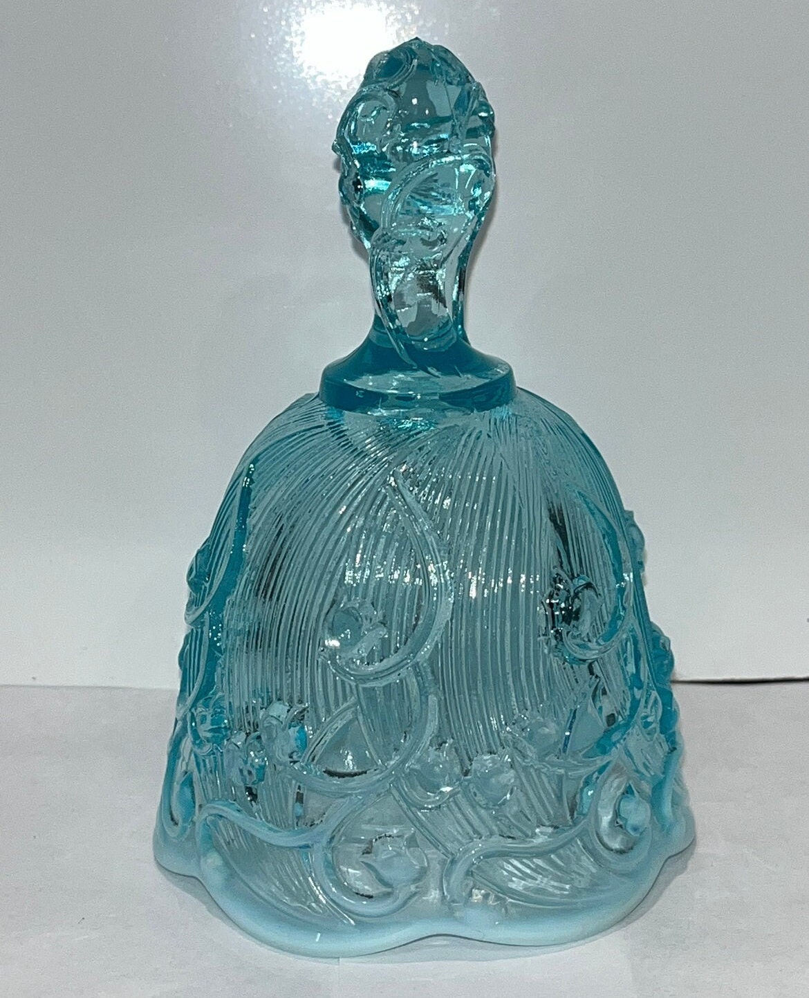 ヴィンテージ フェントン リリー オブ ザ バレー ブルー オパール