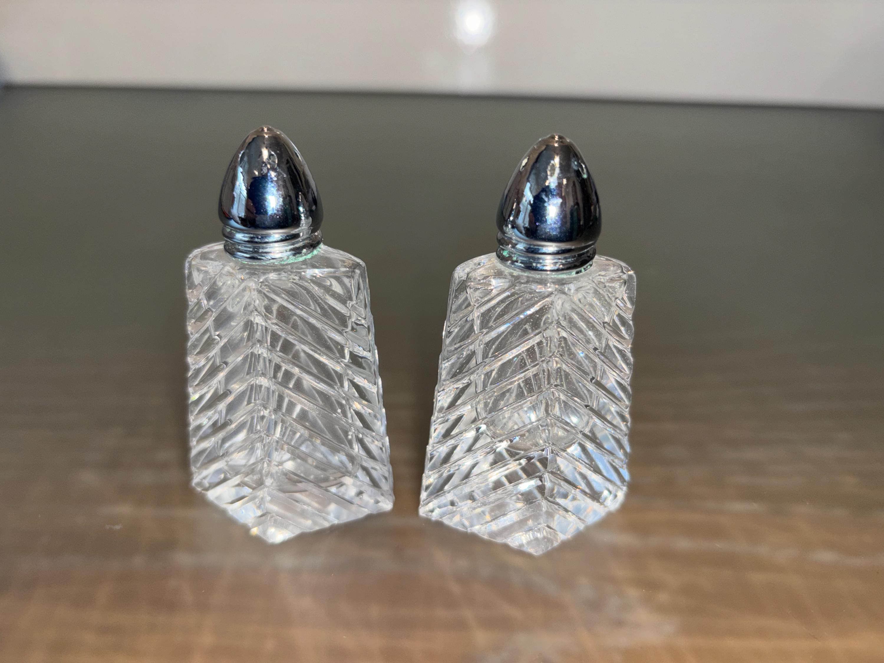 ヴィンテージ日本製ソルトシェイカー2個、日本製クリスタルソルト