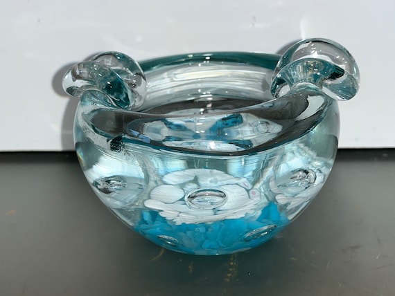 ガラス製円形灰皿 渦巻き模様 ガラス製円形灰皿 渦巻き模様 良い ガラス形灰皿 渦巻き模様