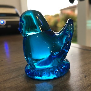 Vintage Turquoise Glass Bluebird, Little Blue Bird of Happiness, Bluebird Paperweight, Turquoise Colored Glass Bird, Leo Ward 1983