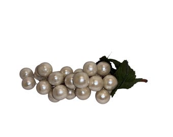 White Pearl Grape Cluster, large White Pearl Grapes, Pearl Grapes on the Vine, 6 1/2" Pearl Grape Cluster, Beaded Pearl Grape Bunch