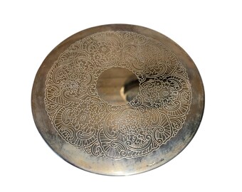 Vintage 7 1/2" silverunderlägg, runt silverpläterat underlägg, 7 1/2" silverunderlägg, silverunderlägg med plastbaksida, försilvrad värmeplatta