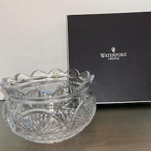 Cuenco Waterford Jim OLeary 50.º aniversario, cuenco festoneado Waterford de 20 cm, cuenco central Waterford, Waterford 151902, en caja, impecable