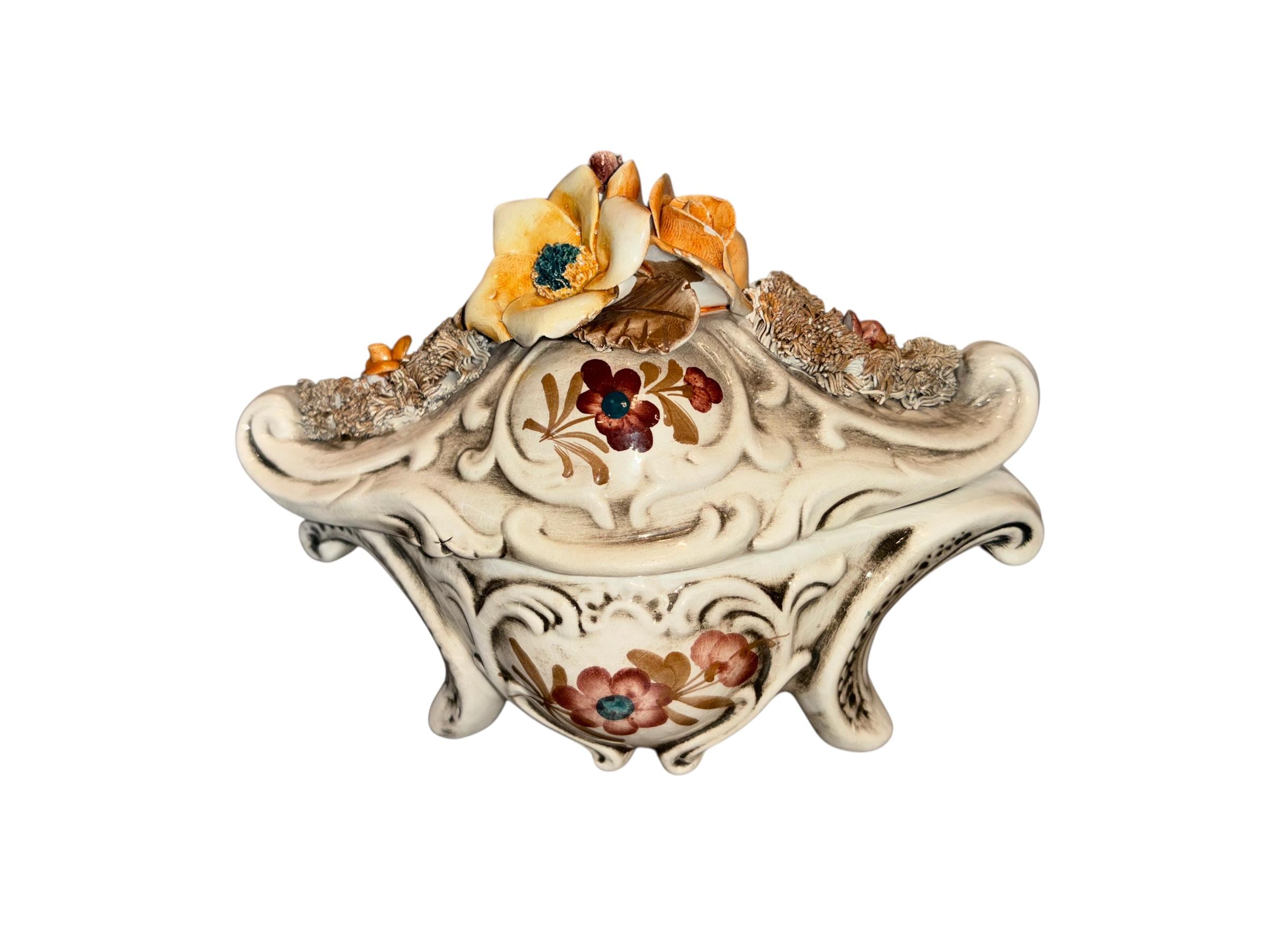 Capodimonte イタリア製　白薔薇　額入り　壁掛け　ドイツ購入品 ヴィンテージ Capodimonte 蓋付きボックス、Bassana Italy 蓋付き