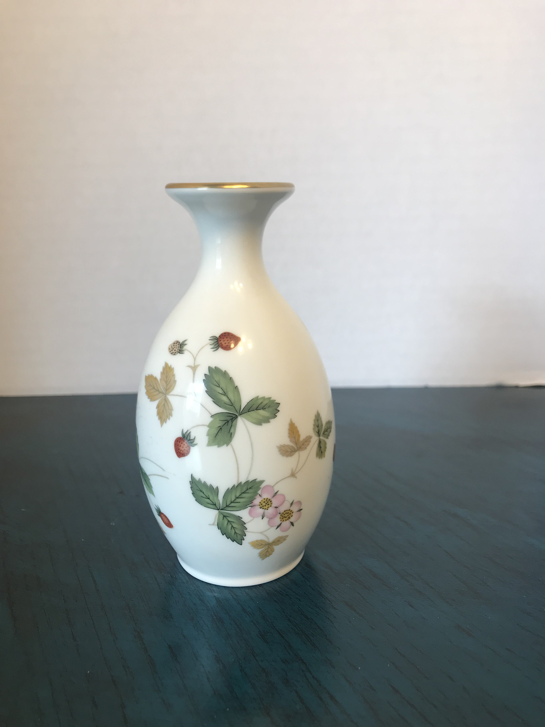 Vintage Wedgwood Vase Wedgwood Strawberry Wild Vase Wedgwood Etsy