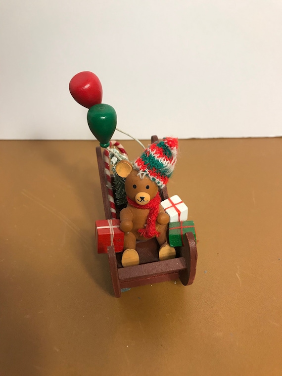 ヴィンテージのサンタベアのそりクリスマスディスプレイ、木製の