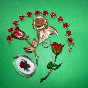 5 pc Vintage Rose Jewelry Lot, Gold Red Rose Bud Pin, Tiny Red Rose Bud Bracelet, Red Rose Jewelry Lot