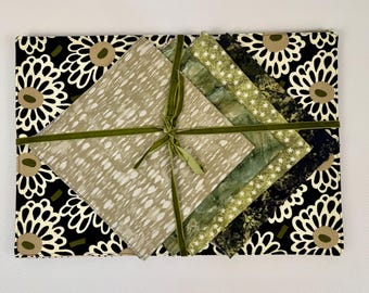 Placemat and napkin set of 4