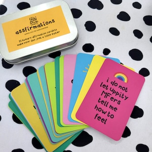 DE RETOUR EN STOCK ! Boîte cadeau Assfirmations, lot de cartes « jurer de positivité », motivation et affirmations pour les amateurs de grand-bouche !