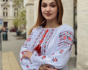 トップス used euro embroidery blouse il_340x270.4887045158_rd0k.jpg