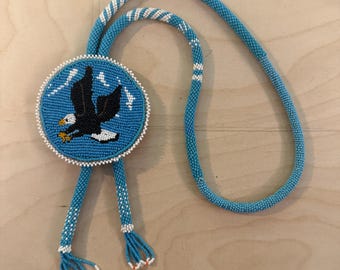 Medallón bolo con cuentas de águila nativa americana vintage, corbata con cuentas, roseta navajo