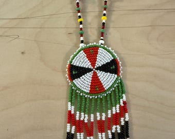 Collar navajo con medallón de cuentas de nativos americanos vintage