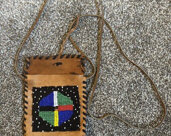 Bolsa de cuero con cuentas de estilo nativo americano vintage