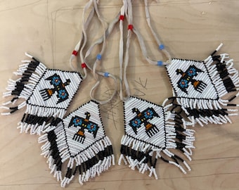 Conjunto de cuatro medallones de cuentas Thunderbird de nativos americanos vintage Navajo