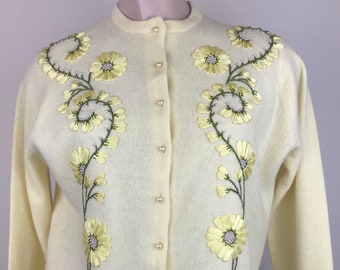 Vintage 50s Yellow Pin Up Cardigan Sweater With Ribbon Flowers And Pearls