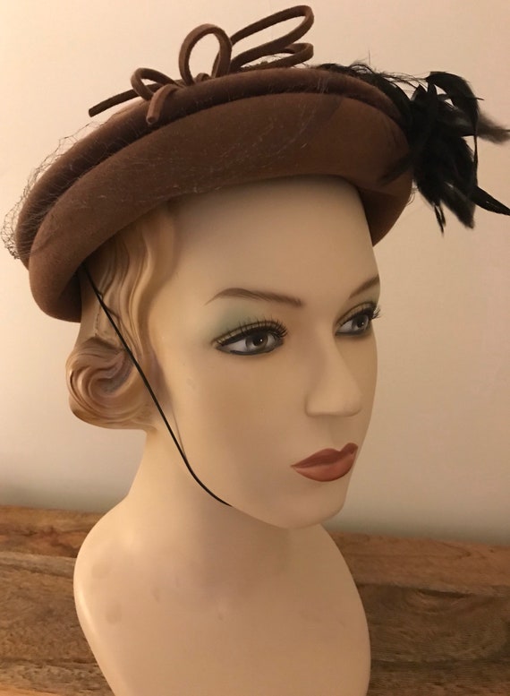 Vintage 40s Fur Felt Wide Brim Hat With Feathers - image 3