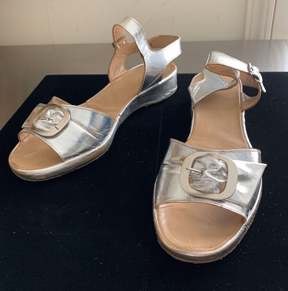 Amazing Vintage 40s Silver Leather Sandals 8.5M - image 4