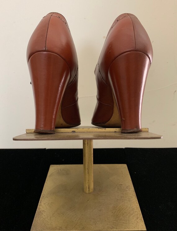 Vintage 30s Caramel Spectator Mary Jane Heels - image 7