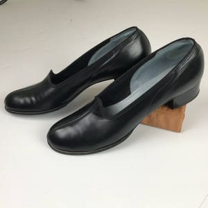Vintage 50s Black Leather Low Heels Size 10