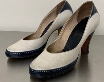 Vintage 50’s Womens 2 Tone Spectator Heels Size 6