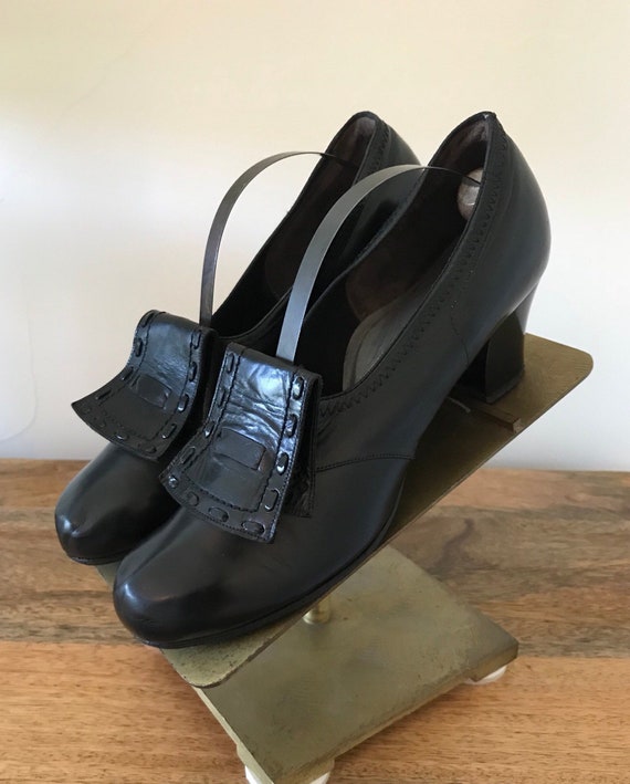 Vintage 30s Womens Black Leather Life Stride Heel… - image 1