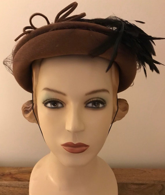 Vintage 40s Fur Felt Wide Brim Hat With Feathers - image 2