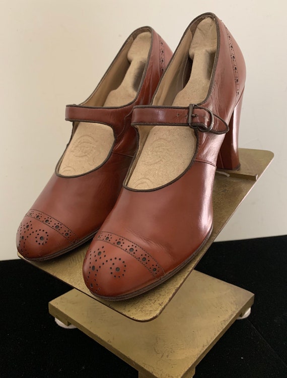 Vintage 30s Caramel Spectator Mary Jane Heels - image 2