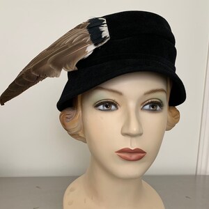 Vintage 50s Black Bucket Hat With Feathers