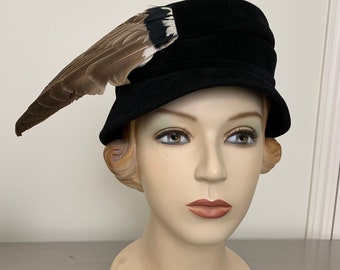 Vintage 50s Black Bucket Hat With Feathers