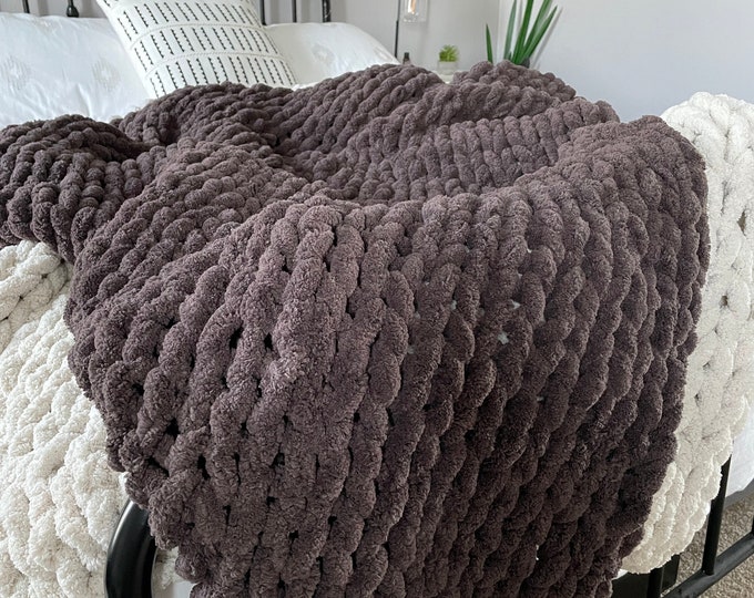 The Knit ~Super Soft~ Cozy Chenille Blanket