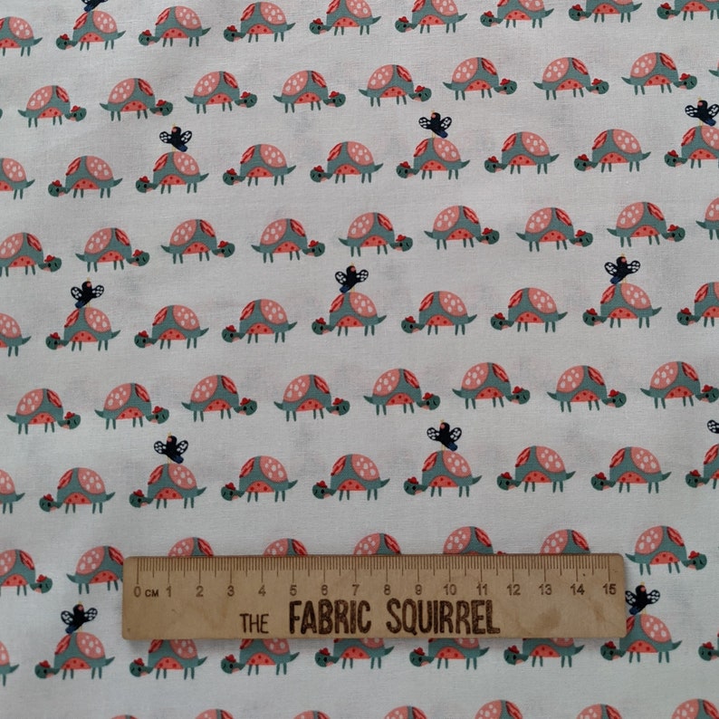 Wild About You from Fabric Editions Children/'s Animal Fabric Fat Quarters and by the Metre