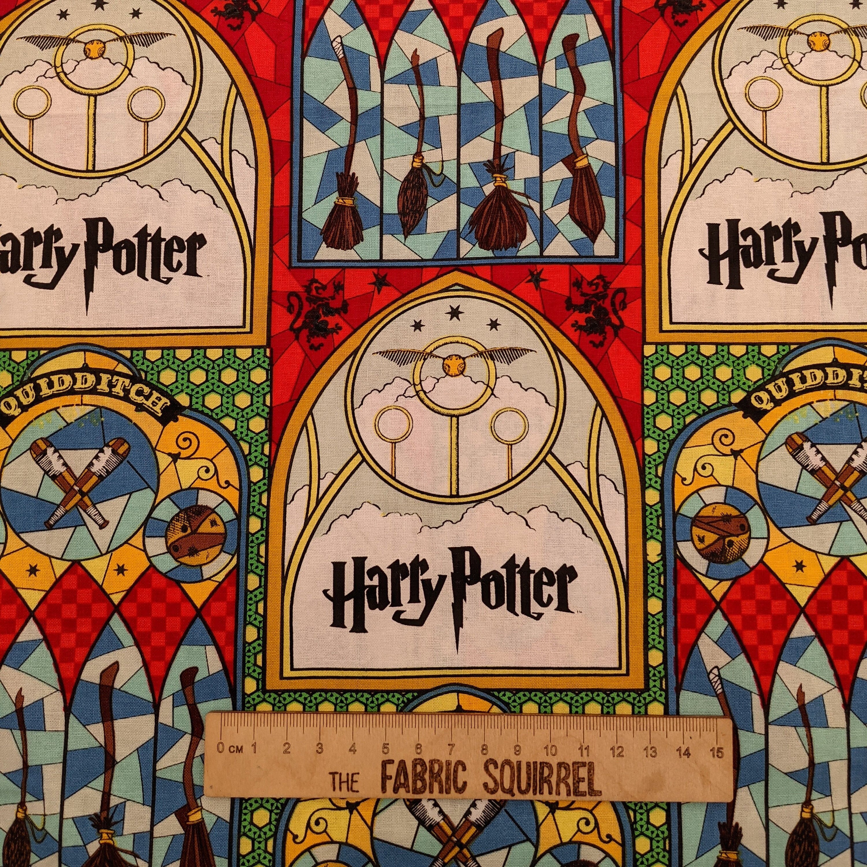 Tissu coton Harry Potter Quidditch à Poudlard - beige x 10cm