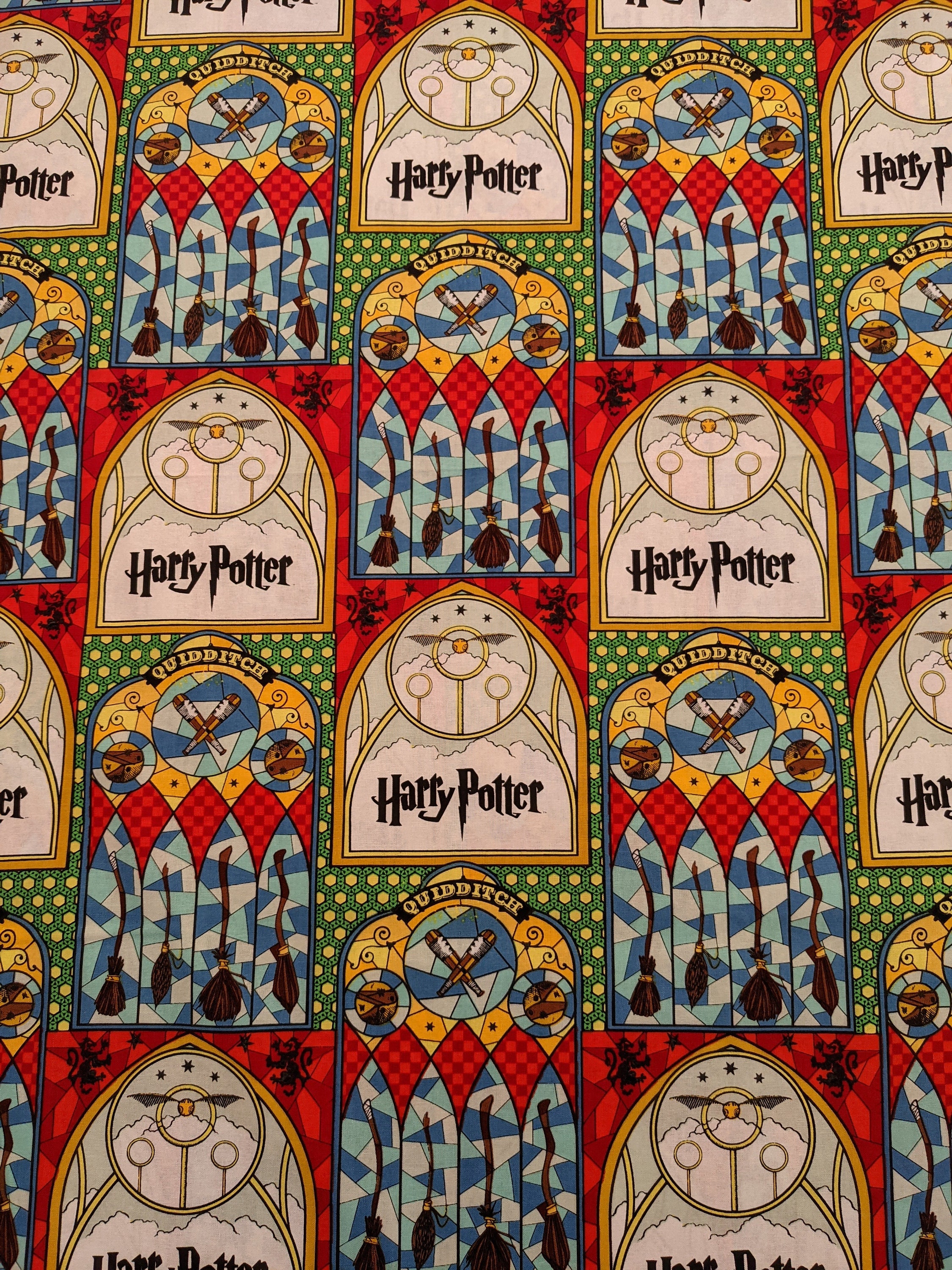 Tissu coton Harry Potter Quidditch à Poudlard - beige x 10cm