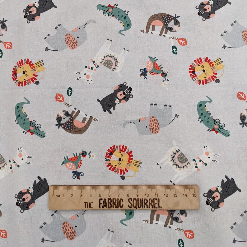 Wild About You from Fabric Editions Children/'s Animal Fabric Fat Quarters and by the Metre