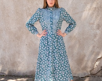 Vintage 70s Boho Dress, Peasant Dress, Long Sleeve Floral Print Midi Dress Ruffle Collar Cotton Prairie Dress Western Green Retro Cut Sz S M