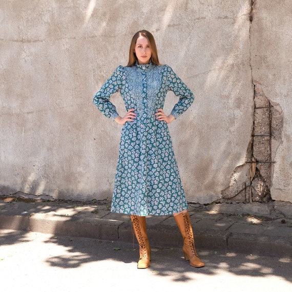 Vintage 70s Boho Dress, Peasant Dress, Long Sleeve Floral Print Midi Dress Ruffle Collar Cotton Prairie Dress Western Green Retro Cut Sz S M