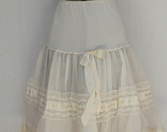 50&#39;s crinoline small size - very good condition