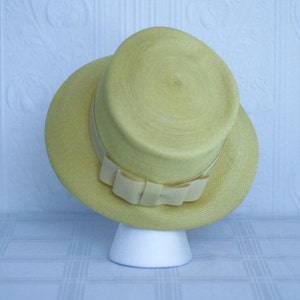 50's 60's yellow straw hat image 3