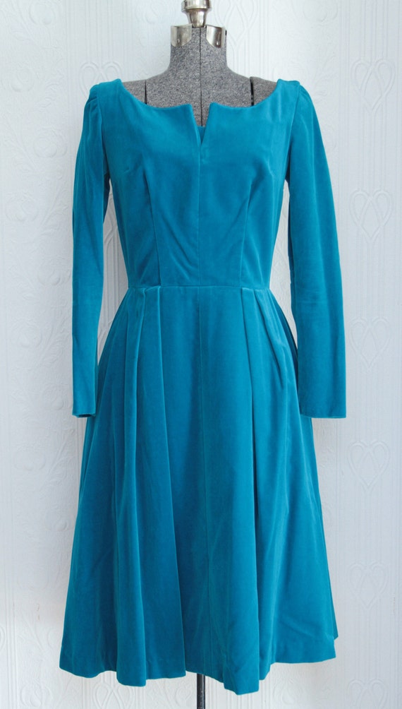 Like new - Petite 50's velvet blue dress