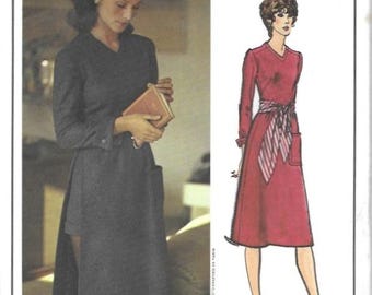 Rare 1971 Jean Patou Vogue Paris Original sewing pattern 2560 larger size 16, bust 38, hips 40. Factory folded. Never used.