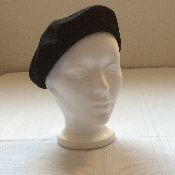 Vintage mid century Kangol black felt beret, perfect condition