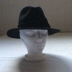 New never worn Bailey of Hollywood for J. Crew black felt hat, packable, rain proof, small-medium