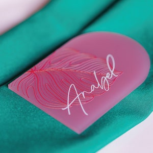 Tarjetas de lugar de hoja de Monstera / Tarjetas de lugar de hoja tropical / Tarjetas de lugar de boda tropical / Tarjetas de nombre de Monstera personalizadas / Tarjetas de lugar de boda