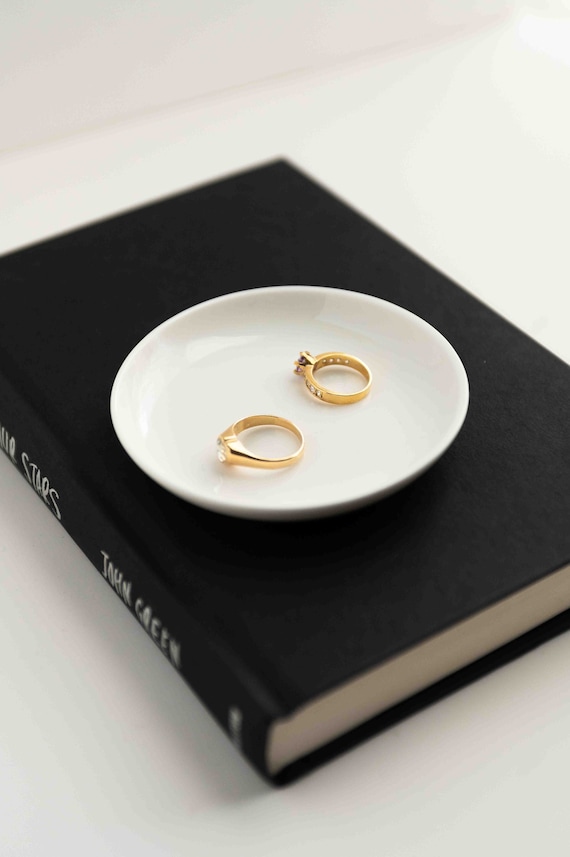 White Minimalistic porcelain Ring Dish | Simple Dish Tray | Circle Ring Dish | Wedding Ring Dish | Trinket Tray | Jewelry Plate | Small Dish