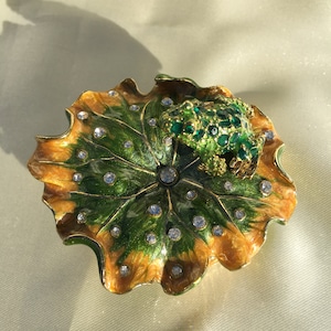 Frog on Lily Pad Trinket | Lucky Frog Jewelry Box | Crystal Jewelry Box | Lilypad Jewelry Box | Frog Gift Box | Frog Jewelry Holder