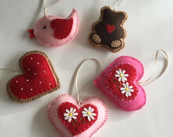 Valentines Day decor, valentines days ornaments, felt ornaments, teddy bear ornament, felt heart ornament, valentines day decorations